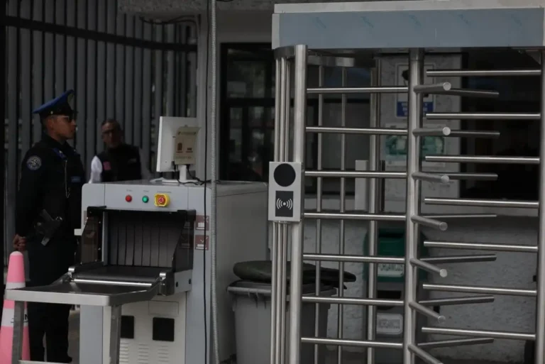 El INE instala nuevas cámaras y torniquetes Verkada: Niega espionaje