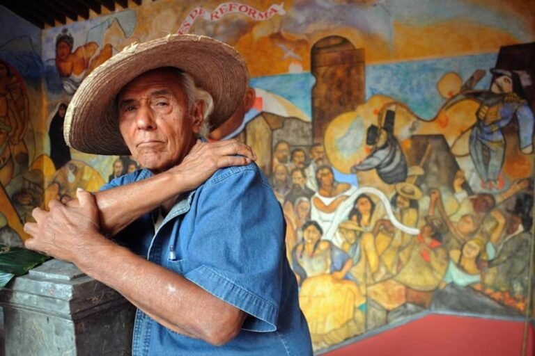 El SAT exige a Melchor Peredo un mural para pagar 32 mil pesos en impuestos