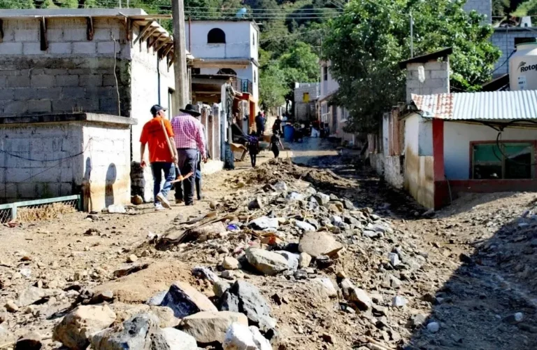 El abandono oficial fuerza a damnificados de Chapula, Hidalgo, a volver a casas en riesgo