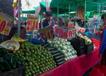 El costo récord de la canasta básica dispara el encarecimiento en México 2025