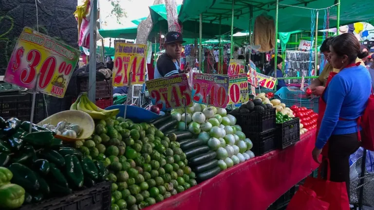 El costo récord de la canasta básica dispara el encarecimiento en México 2025