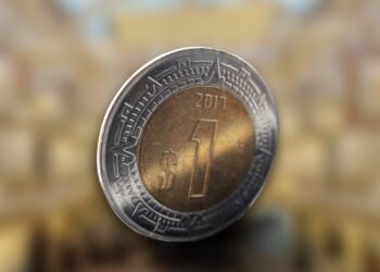 El peso mexicano cierra en 17.36, su mejor nivel desde mayo de 2024