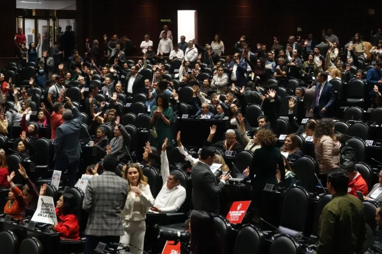 Falta de acuerdo con PT y PVEM pone en riesgo la reforma electoral