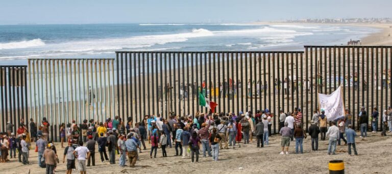 Flujos migratorios en México caen 92% tras cambio de gobierno en EE. UU.