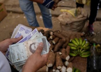 La crisis de Venezuela y Trump impacta al peso: dólar se fortalece