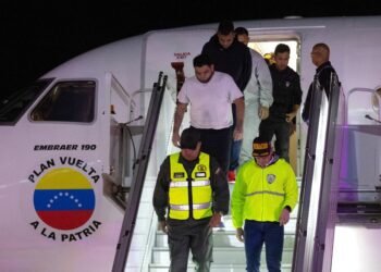La paradoja: deportados venezolanos regresan tras el secuestro de Maduro