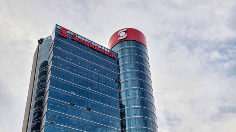 La purga en Scotiabank: Dos analistas despedidos y la batalla legal