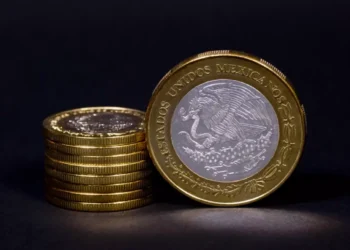 La tormenta perfecta de Trump e Irán que impulsa el peso mexicano a 17.81