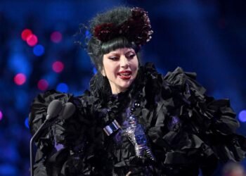 Lady Gaga usa su gira en Tokio para desafiar la política migratoria del ICE