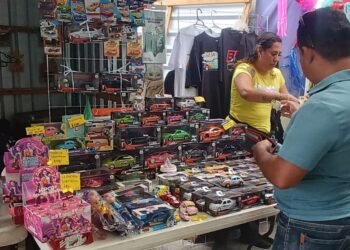 DÍA DE REYES: Fructífera jornada para locatarios de mercados 23 y El Parián