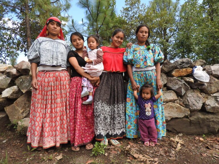 Mejora de la salud wixárika en El Nayar: Inversión y médicos cubanos