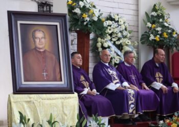 A PARTIR DEL DOMINGO: Declaran 3 días de luto en iglesias de QR por muerte del Obispo