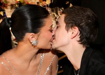 Por qué el agradecimiento de Timothée Chalamet a Kylie Jenner desató un beso viral