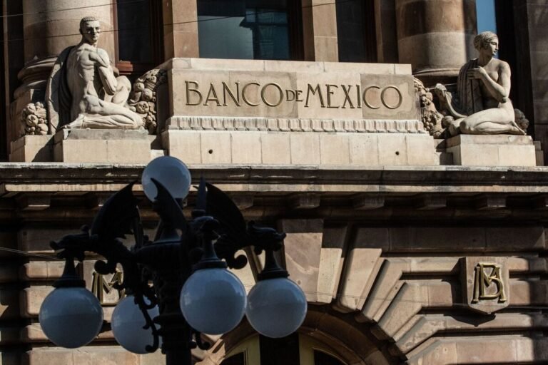 Récord histórico: la banca de México gana 278 mil millones en medio de recortes del BdeM