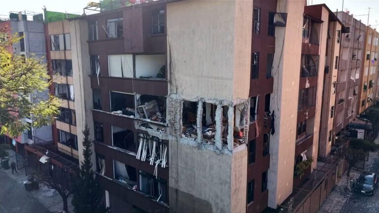Siete heridos y edificios en ruinas tras brutal explosión de gas en Paseos de Taxqueña