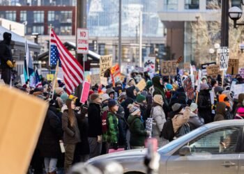 Tom Homan condiciona la reducción de agentes de ICE en Minesota