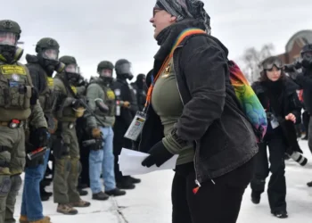 Trump acusa a "agitadores profesionales" en Minesota en medio de protestas del ICE