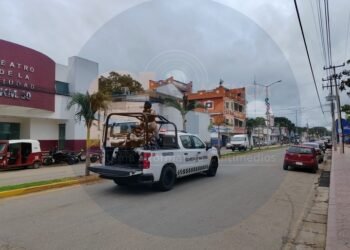 Aseguran vehículos con armas y granadas en operativo entre José María Morelos y Carrillo Puerto