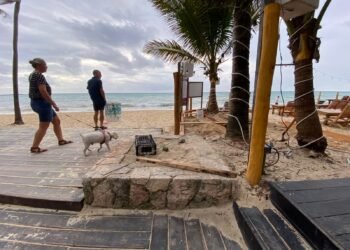 PLAYAS EN DISPUTA: Denuncian ocupación irregular y daño a duna costera frente a hotel The Carmen