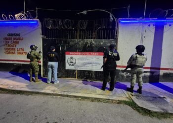 TRATA DE PERSONAS: Rescata Fiscalía a 20 mujeres durante cateo en bar de Playa del Carmen