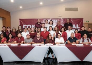 | ROMPEOLAS | Jefa de gobierno y de partido