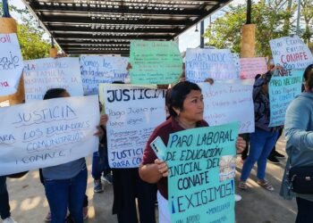 Inician paro docentes del CONAFE en JMM; exigen mejores salarios