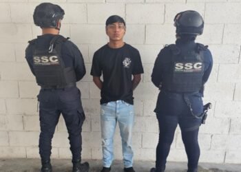 Detienen a presunto responsable de incendios de vehículos en Cozumel