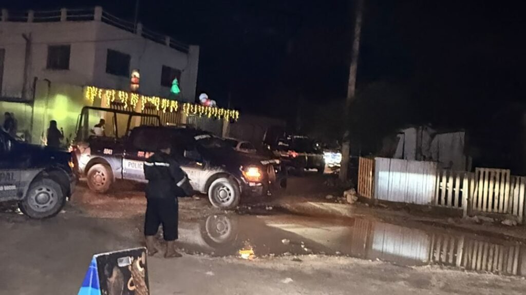 Provoca asalto armado persecución policiaca en Cancún; abandonan camioneta con armas 1 WhatsApp Image 2026 01 15 at 9.29.19 AM