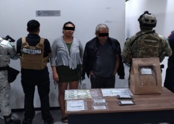 Ubican a 5 mujeres víctimas de trata y detienen a 2 durante cateo a bar en Cancún (VIDEO)