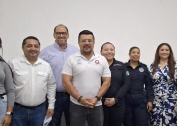 Acuerdan IMOVEQROO y Ayuntamiento acciones para ordenar el transporte en Playa del Carmen