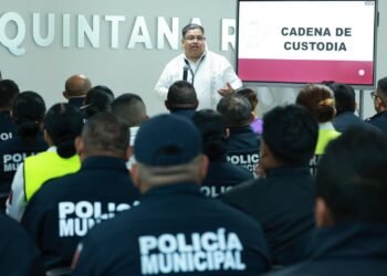 Capacitan a elementos de la Policía Municipal de Isla Mujeres