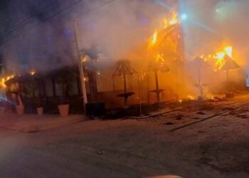 Se incendia ‘La Palapita’ en la avenida Kabah