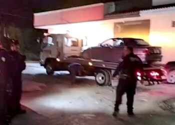 Desmantelan banda de robacoches en Villas Otoch; detienen a 5 y aseguran vehículos