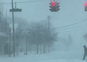 Se mantienen condiciones bajo cero en EU; reportan al menos 30 muertos