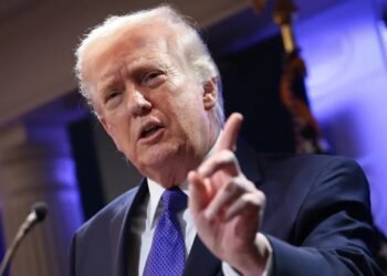 Aranceles de Trump del 10% entran en vigor: Reconfiguración del comercio global