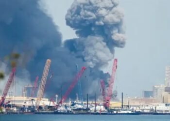 Bahréin: Irán lanza "Verdadera Promesa 4" contra bases de EE. UU.