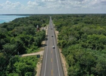 TRAS 2 AÑOS: Finaliza reconstrucción de carretera Chetumal-FCP