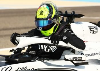 Checo Pérez y el calvario de la gestión energética en la F1 2026
