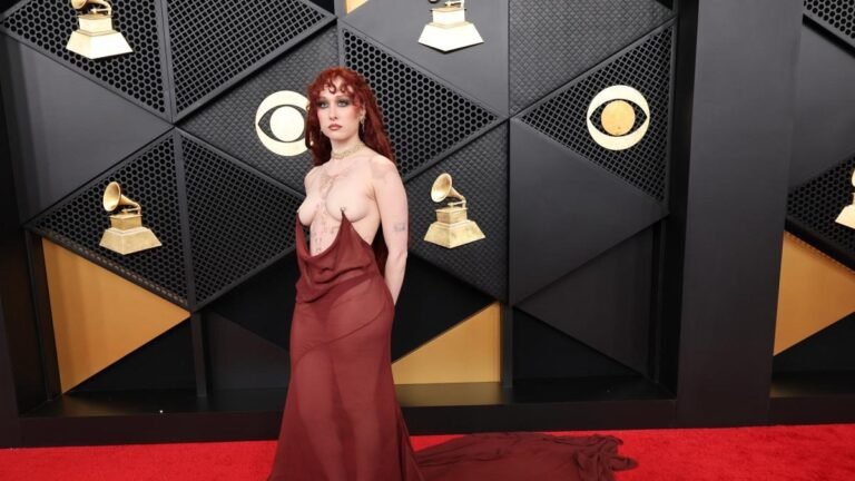 El vestido de Chappell Roan que rompió todas las reglas en los Grammy 2026
