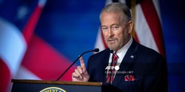 Elogios de Estados Unidos a México contrastan con exigencias de Trump