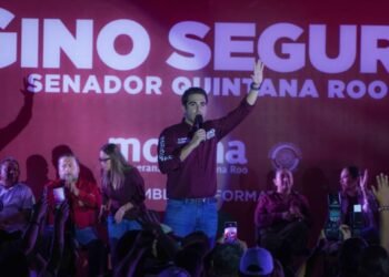 ANTE 9 MIL PERSONAS: Encabeza "Gino" Segura asamblea informativa en Chetumal 1 ANTE 9 MIL PERSONAS: Encabeza «Gino» Segura asamblea informativa en Chetumal