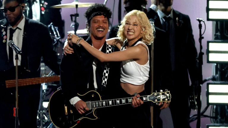 Grammys 2026: ¿Por qué la apertura de Rosé y Bruno Mars fue un punto de inflexión?