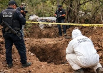 Hallan 5 cuerpos de mineros secuestrados en Sinaloa; ¿guerra civil en el Cártel?