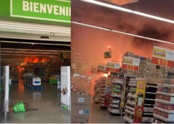 Fuerte incendio en Bodega Aurrera en Cozumel 4 Fuerte incendio en Bodega Aurrera en Cozumel