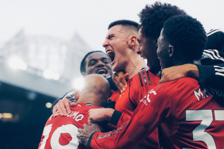 Manchester United vs Tottenham: Pronóstico, bajas clave y horario