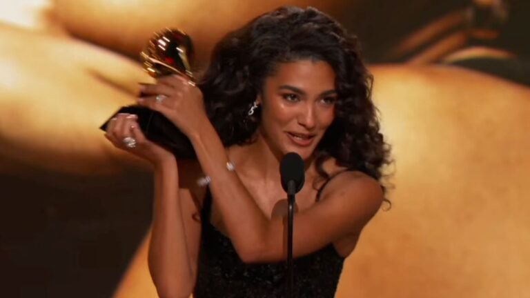 Olivia Dean gana mejor artista nuevo: el impacto migratorio en los Grammy 2026