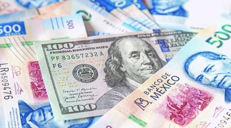 Peso mexicano retrocede ante el dólar: Cierre del 4 de febrero de 2026