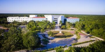 | ROMPEOLAS | Playa del Carmen: Censura y politiquería en la Uaqroo