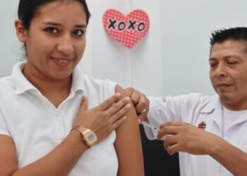 Llama Atenea Gómez a familias isleñas a vacunarse contra sarampión