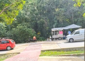 Advierte Ayuntamiento que no permitirá puestos fijos de ambulantes en Playa del Carmen